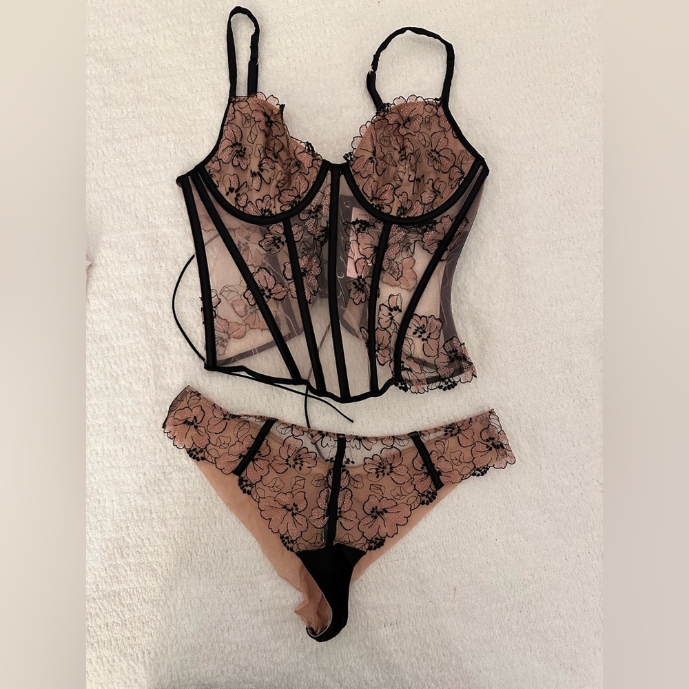 NWT Victoria’s Secret set
